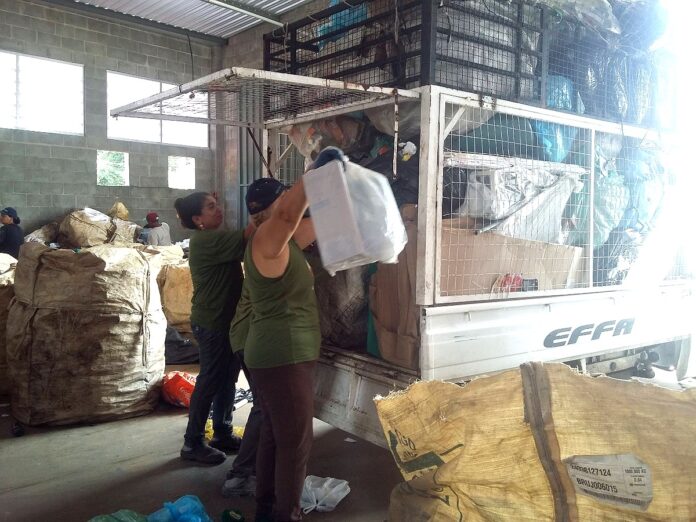 Cooperativa Aliança: uma história de trabalho, reciclagem e transformação Cooperativa Aliança: uma história de trabalho, reciclagem e transformação